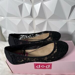 Pop Wing Elegant Black Floral Lace Flats Size 6M